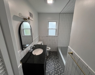 1006 Gifford Ct - Photo Thumbnail 14