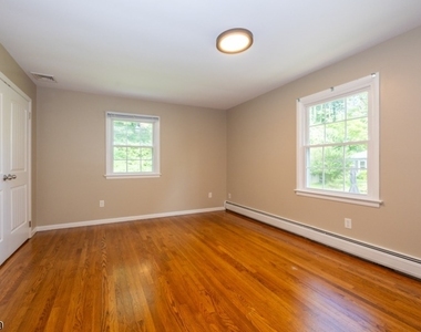 65 Wetmore Ave - Photo Thumbnail 8
