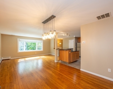 65 Wetmore Ave - Photo Thumbnail 6