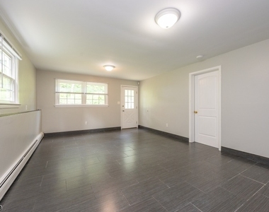 65 Wetmore Ave - Photo Thumbnail 15