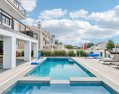 1742 Bay Boulevard - Photo Thumbnail 40