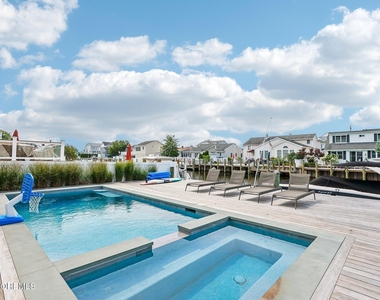 1742 Bay Boulevard - Photo Thumbnail 38