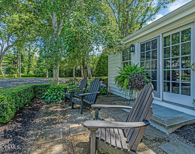 12 Red Oak Drive - Photo Thumbnail 10