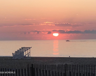 419 Beach Front - Photo Thumbnail 28