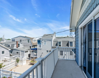 419 Beach Front - Photo Thumbnail 21