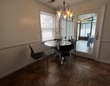 1000 Woodgate Avenue - Photo Thumbnail 12
