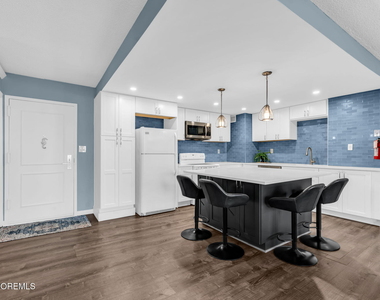 480 Ocean Boulevard - Photo Thumbnail 2