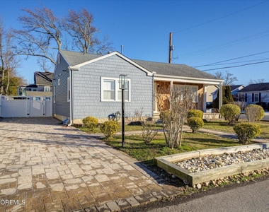 515 Stone Harbor Avenue - Photo Thumbnail 1