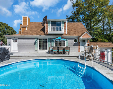 344 E Point Pleasant Avenue - Photo Thumbnail 4