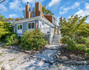 344 E Point Pleasant Avenue - Photo Thumbnail 2