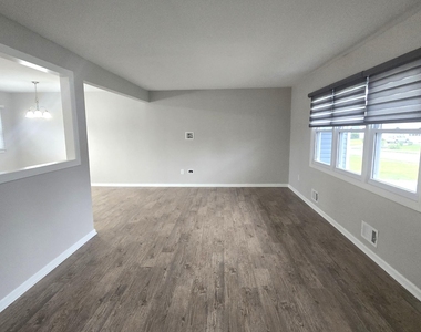 1032 Valley Stream Road - Photo Thumbnail 2