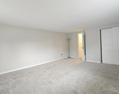 1032 Valley Stream Road - Photo Thumbnail 8