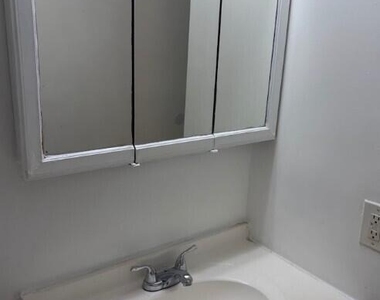 69 Vanderbilt Court - Photo Thumbnail 4