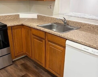 69 Vanderbilt Court - Photo Thumbnail 1