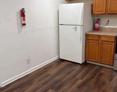 69 Vanderbilt Court - Photo Thumbnail 2