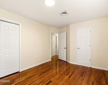 1200 Lawrence Avenue - Photo Thumbnail 22