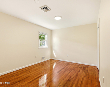 1200 Lawrence Avenue - Photo Thumbnail 21