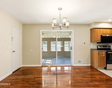 1200 Lawrence Avenue - Photo Thumbnail 9