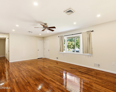 1200 Lawrence Avenue - Photo Thumbnail 8