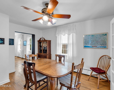 720 Crescent Place - Photo Thumbnail 9