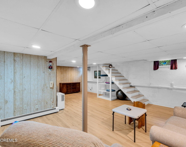 720 Crescent Place - Photo Thumbnail 28