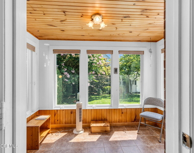720 Crescent Place - Photo Thumbnail 39