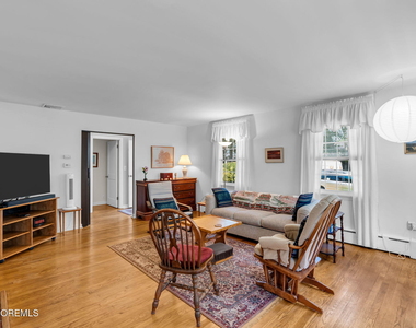 720 Crescent Place - Photo Thumbnail 4