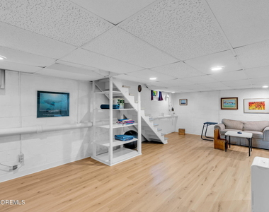 720 Crescent Place - Photo Thumbnail 30