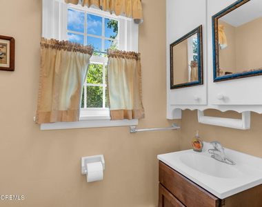 720 Crescent Place - Photo Thumbnail 42