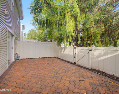 77 Picket Place - Photo Thumbnail 26