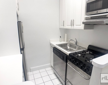 East 83 Street - Photo Thumbnail 4