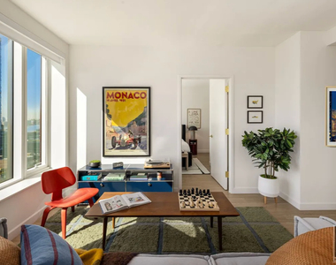 10th Avenue - Photo Thumbnail 3