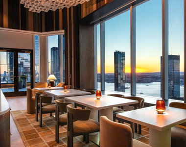 10th Avenue - Photo Thumbnail 7