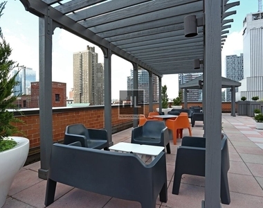 West 53rd Street - Photo Thumbnail 5