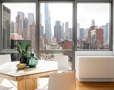 West 57th Street - Photo Thumbnail 3