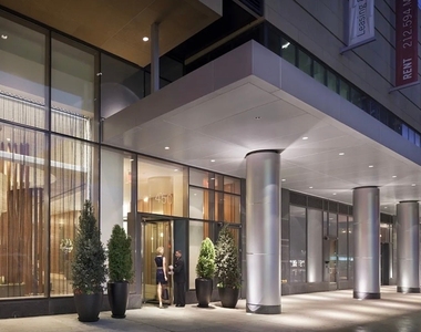 West 42nd Street - Photo Thumbnail 7