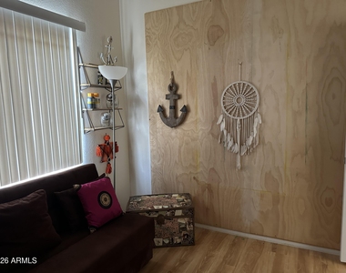9223 S 45th Place - Photo Thumbnail 11