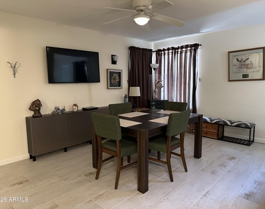 9223 S 45th Place - Photo Thumbnail 7