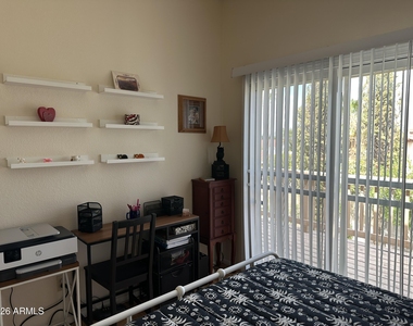 9223 S 45th Place - Photo Thumbnail 15