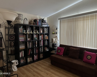 9223 S 45th Place - Photo Thumbnail 10