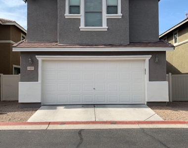 5809 E Hampton Avenue - Photo Thumbnail 2