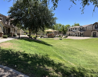 5809 E Hampton Avenue - Photo Thumbnail 19