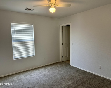 5809 E Hampton Avenue - Photo Thumbnail 9