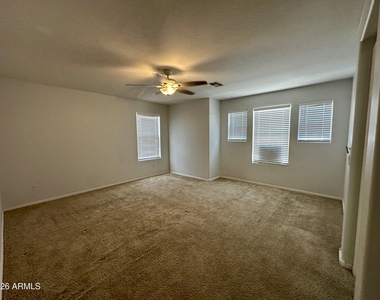 5809 E Hampton Avenue - Photo Thumbnail 8