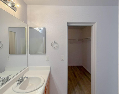 5216 W Albeniz Place - Photo Thumbnail 21