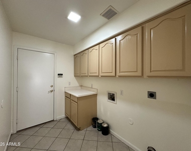 1667 S Sycamore Place - Photo Thumbnail 18