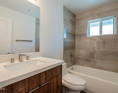 4639 N 12th Avenue - Photo Thumbnail 9