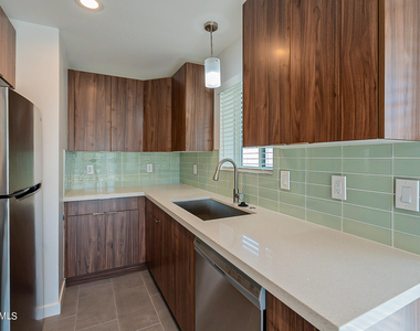 4639 N 12th Avenue - Photo Thumbnail 6