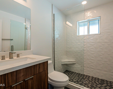 4639 N 12th Avenue - Photo Thumbnail 8