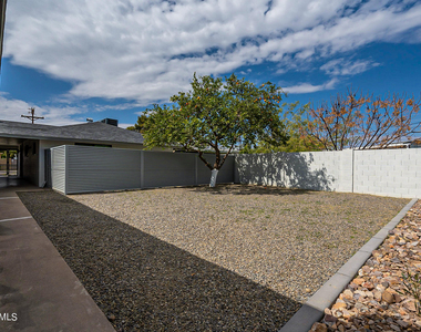 4639 N 12th Avenue - Photo Thumbnail 17